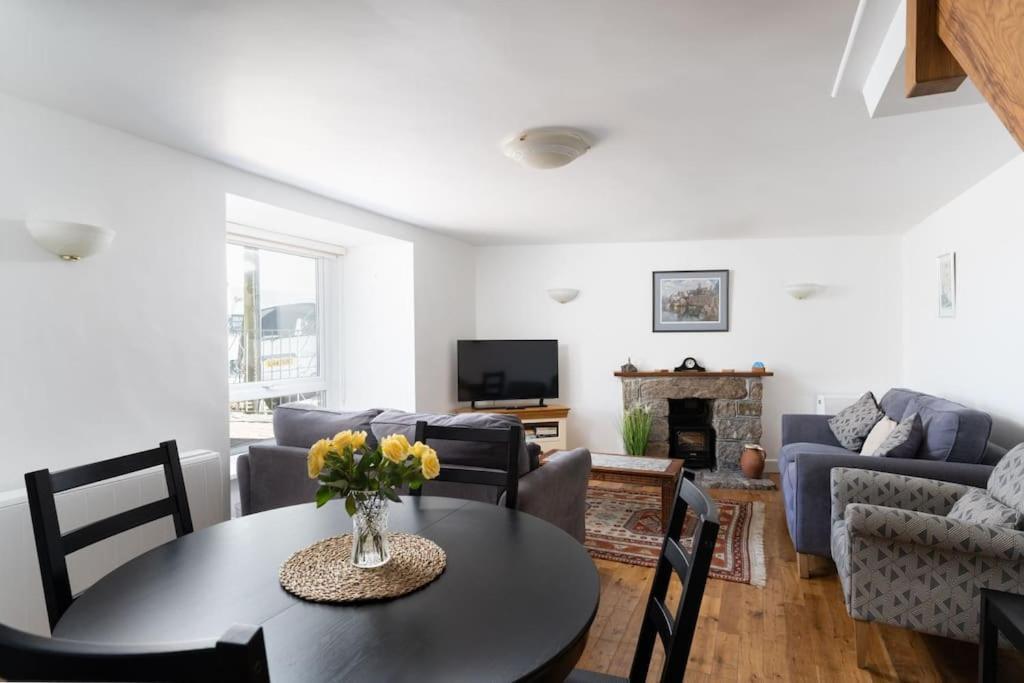 Charming 3 Bedroom Harbour Cottage With Parking Penzance Buitenkant foto