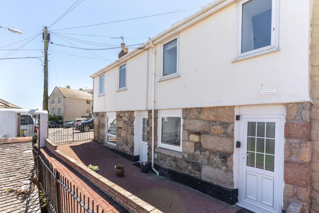 Charming 3 Bedroom Harbour Cottage With Parking Penzance Buitenkant foto